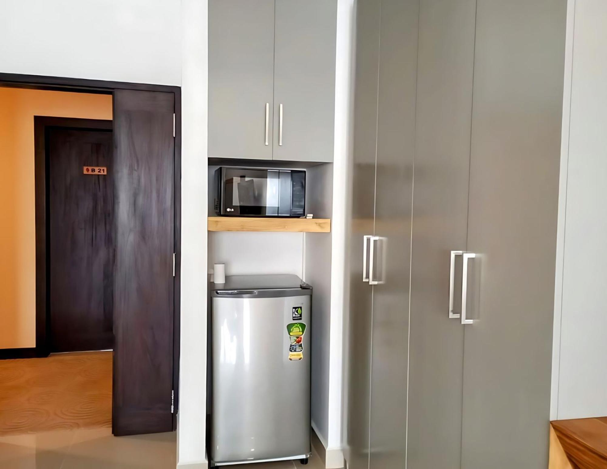 Negombo Ocean Breeze - Bliss On The Beach Luxury Apartments By Serendib Vacation Exterior photo