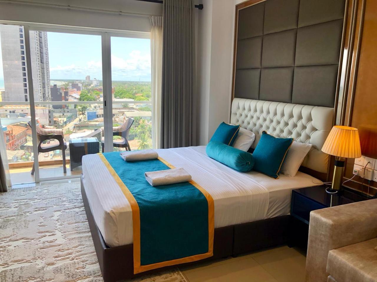 Negombo Ocean Breeze - Bliss On The Beach Luxury Apartments By Serendib Vacation Exterior photo